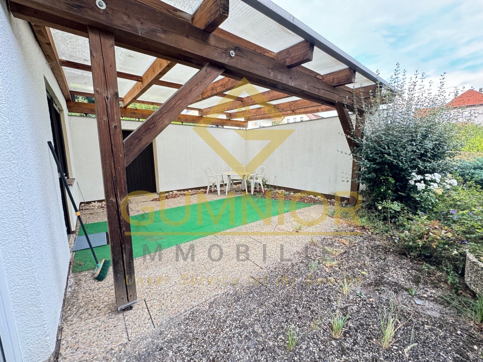 RESERVIERT!!Großzügiges Wohnhaus mit weitläufigen Grundstück ** Keller ** Wintergarten * Top *** 