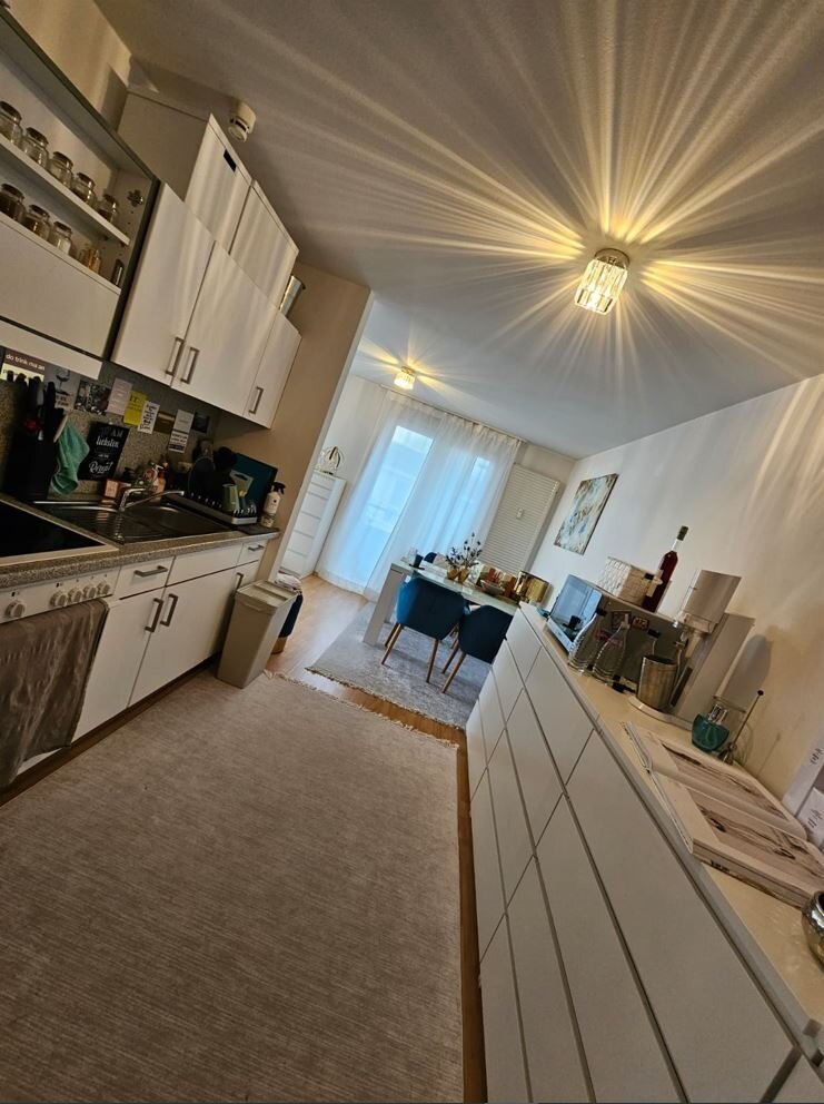 ** Top ** Sonnenverwöhnte 2 Zimmer - Wohnung im 2.OG mit Wintergarten und 2 Balkone + TG ** Lift**