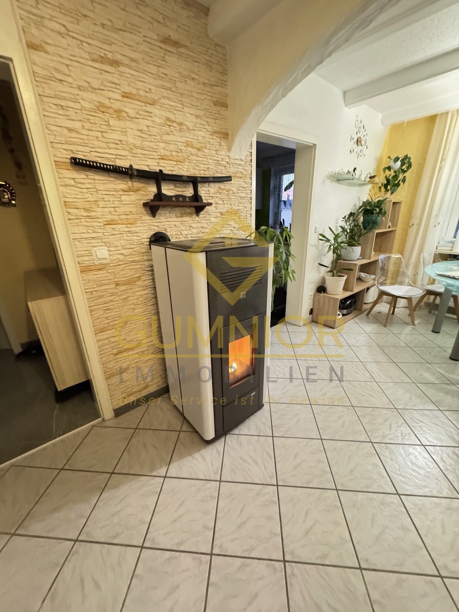 Hochwertiges Wohnhaus mit Einliegerwohnung- Pelletsofen** Tolles Grundstück -- Wintergarten ** Top**