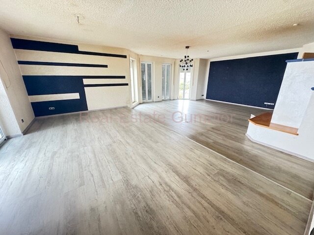 Ein großzügiges Domizil am schönsten Basaltkegel Europas ** In traumhafter Randlage 