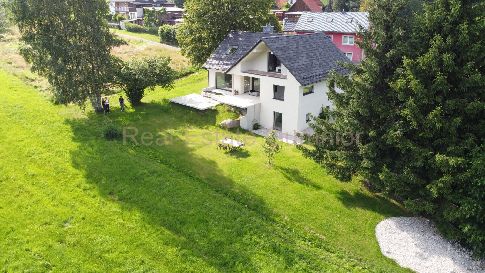 RESERVIERT!! Ihren nächsten Sommer vor traumhafter Kulisse ** Traumhaftes Anwesen im puristischen Stil ** Top **