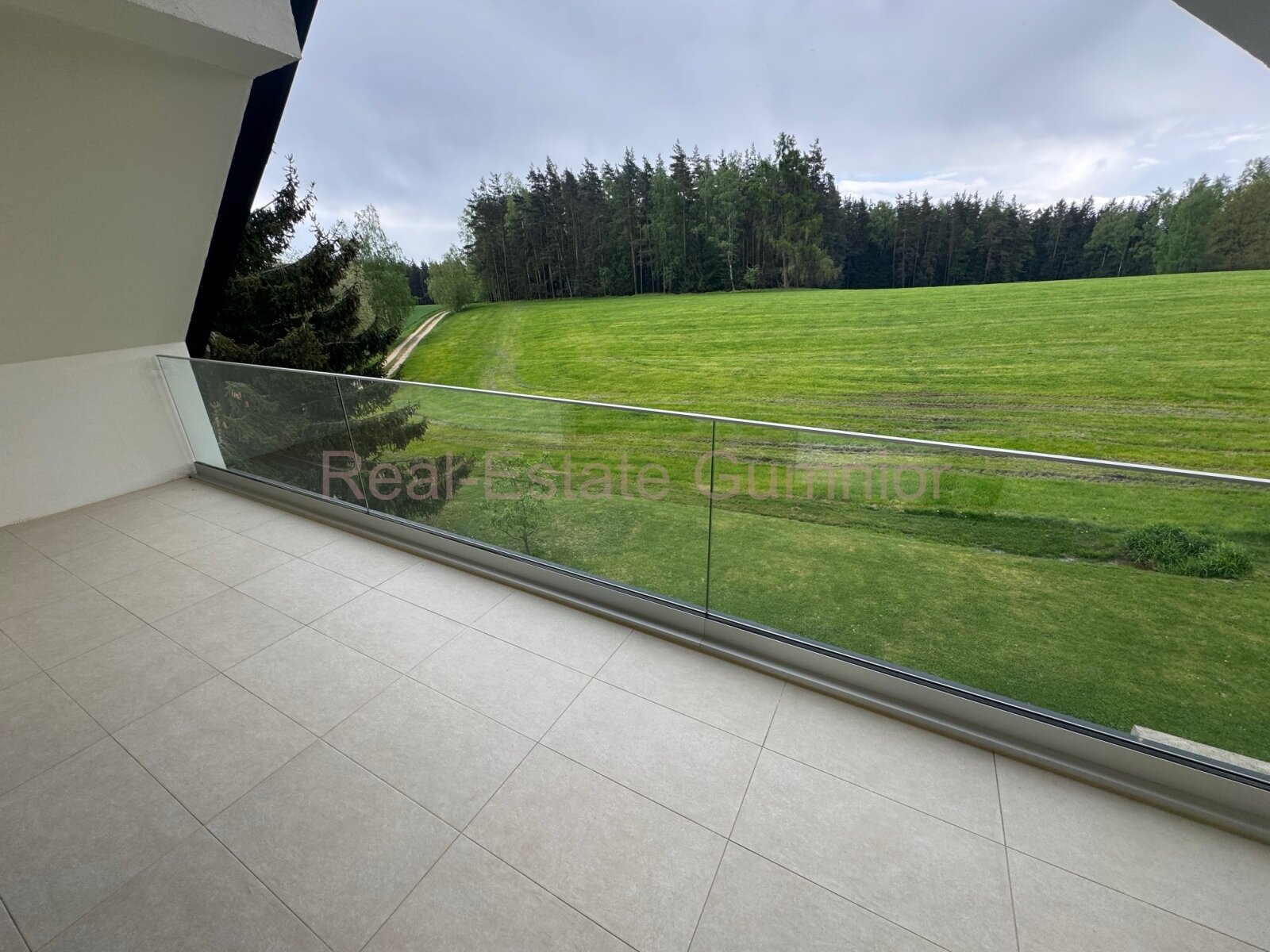 RESERVIERT!! Ihren nächsten Sommer vor traumhafter Kulisse ** Traumhaftes Anwesen im puristischen Stil ** Top **