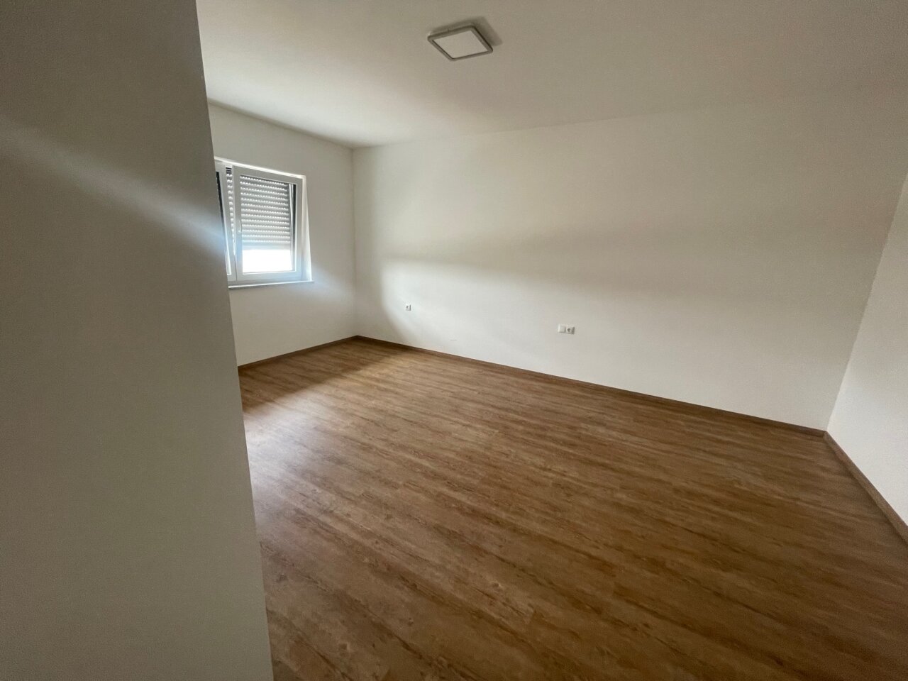 ! Modernes Reihenhaus mit viel Platz ** Effiziente Bauweise ** mit Garage * Provisionsfrei 