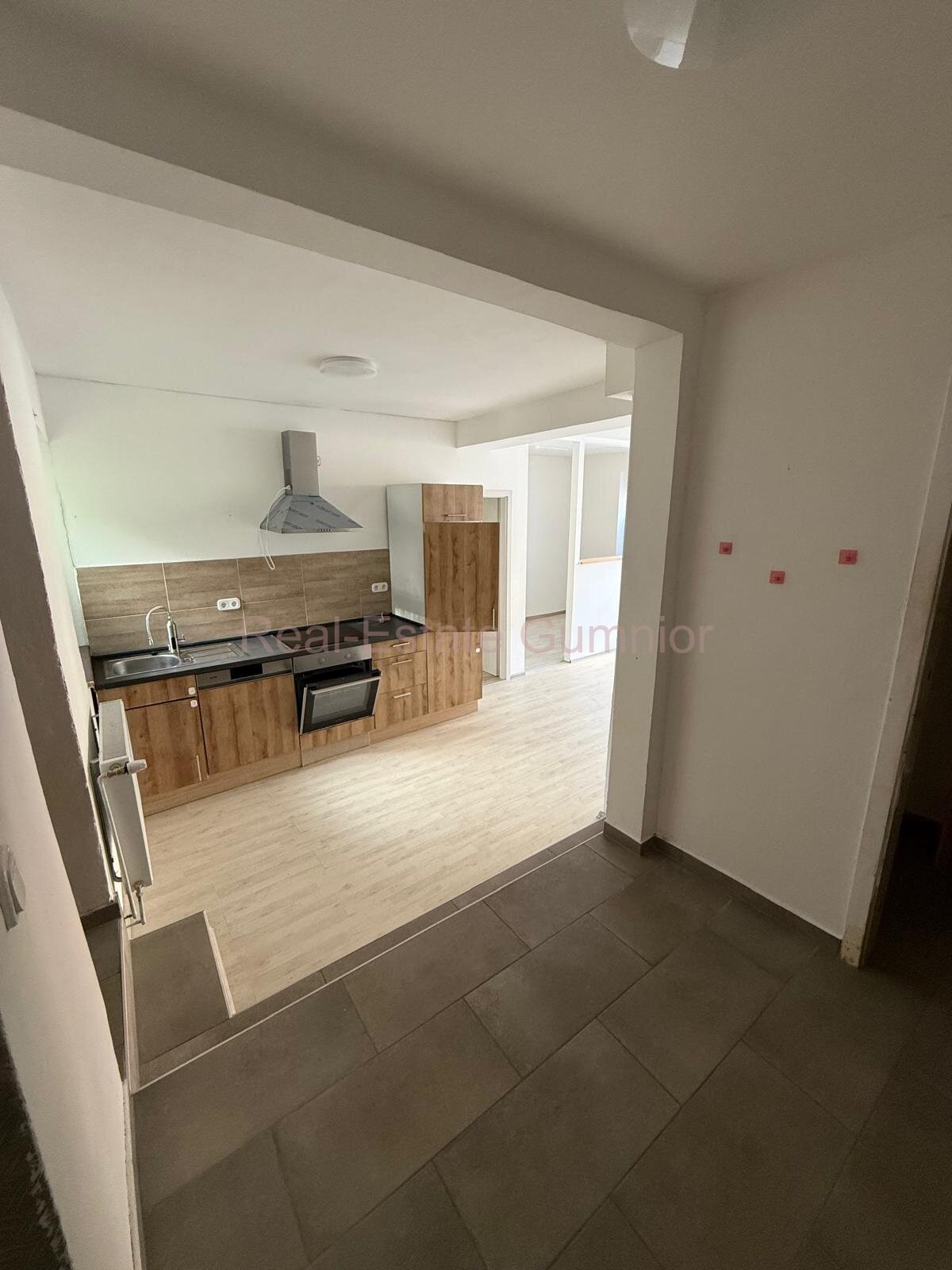 Gepflegte 3 Zimmer EG-Wohnung im Zentrum ** PLUS EBK ** Terrasse im Aussenbereich