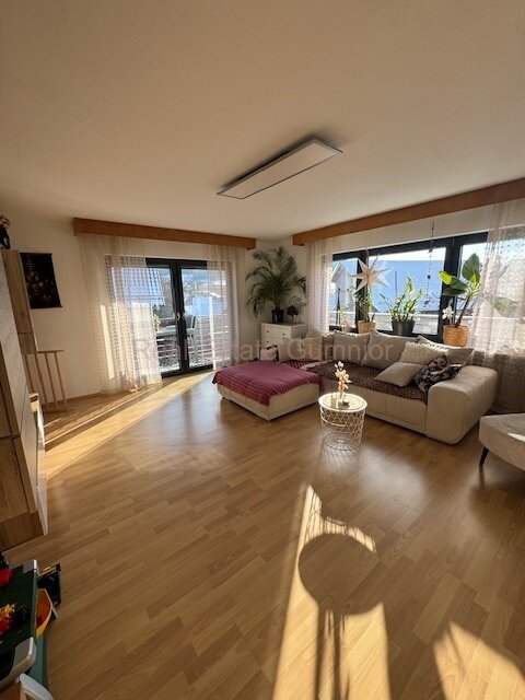 Top gepflegtes 2-3 Fam.-Wohnhaus -- Immer wieder renoviert und modernisiert ** Top ** EBK und Balkone