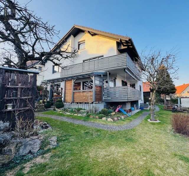 Gefrees: Top gepflegtes 2-3 Fam.-Wohnhaus -- Immer wieder renoviert und modernisiert ** Top ** EBK und Balkone 