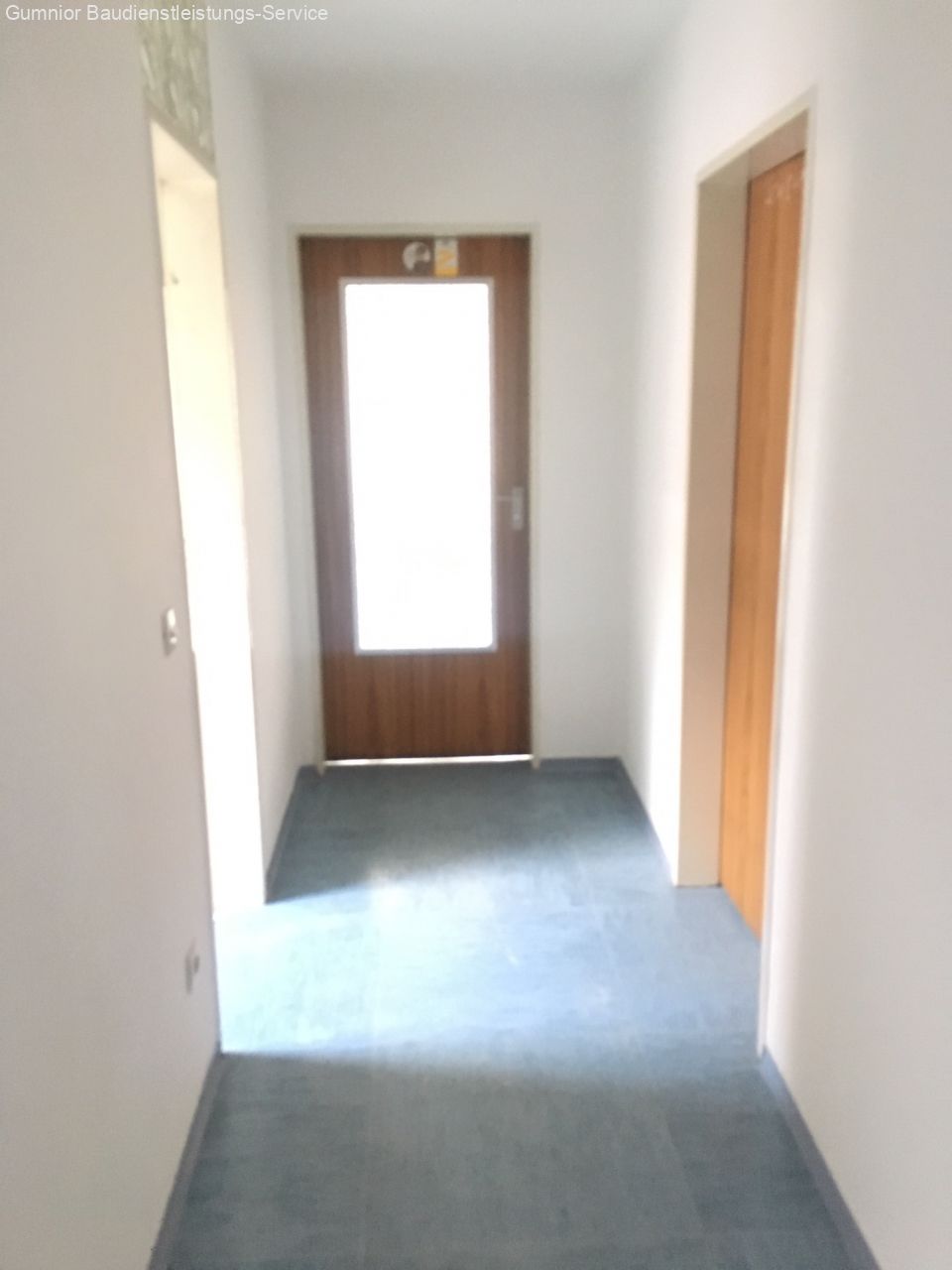 2ZKB-Mansardenwohnung mit Balkon ** Nähe des Zentrums und Einkaufsmöglichkeiten**mit Balkon