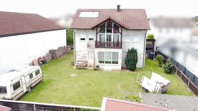 Ihre Gelegenheit  1-2 Familienhaus mit Kaminzauber – Nachhaltiges Wohnen durch moderne Wärmepumpe --