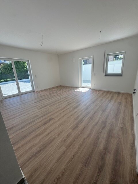Großzügig und Gemütlich* 3-4 Zimmer - Souterrain - Wohnung mit Terrasse ** QNG - KfW-Förderfähig