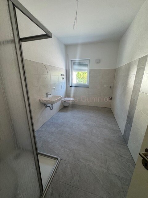 Großzügig und Gemütlich* 3-4 Zimmer - Souterrain - Wohnung mit Terrasse ** QNG - KfW-Förderfähig