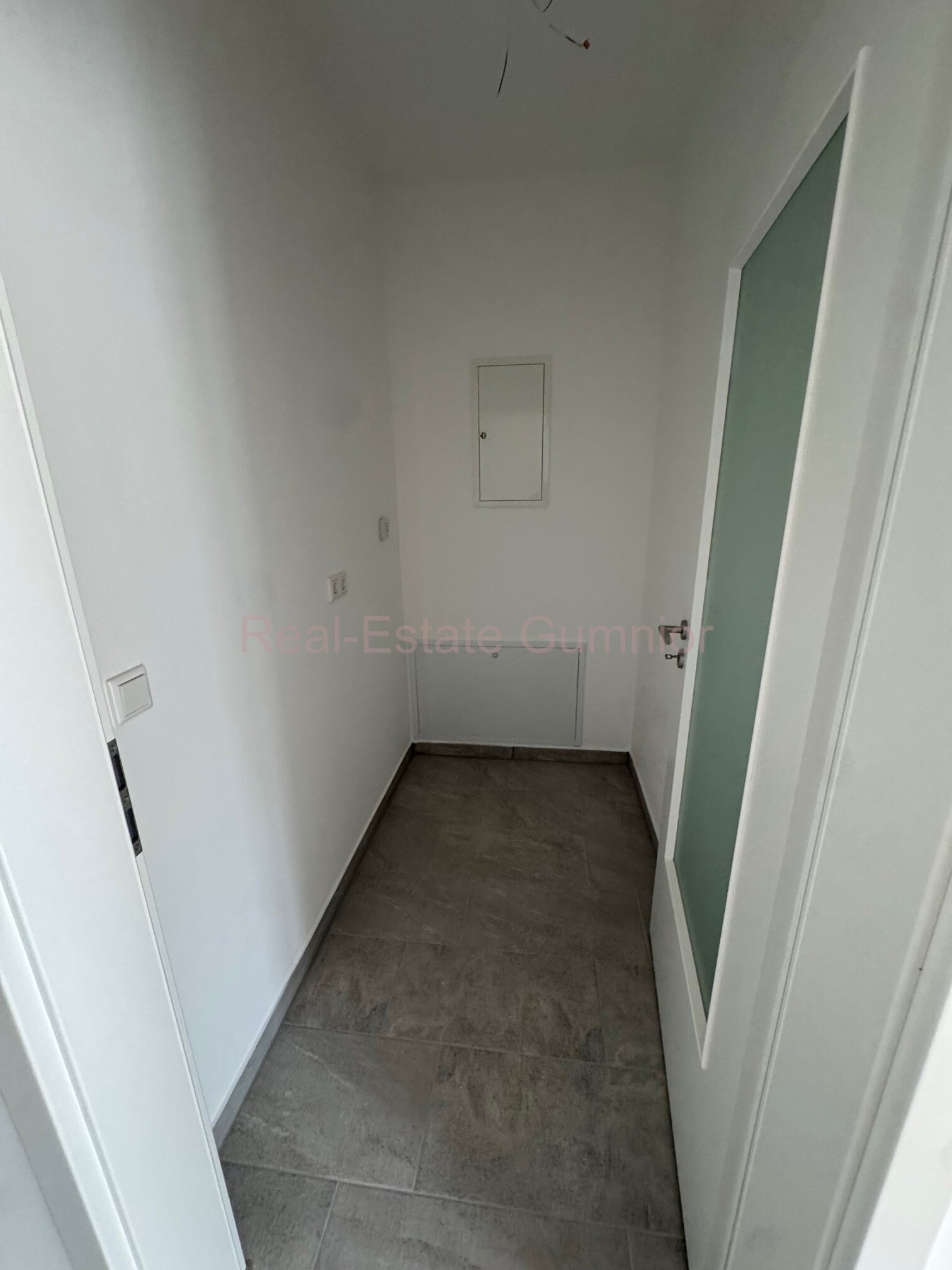 Tolle 2 Zimmer EG Wohnung mit Terrasse und Garten ** QNG ** Lift ** Garten