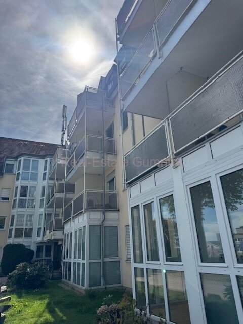 Gemütliche 2 Zimmer-WG mit großen Wintergarten ** Lift** EBK** TG-Stellplatz ** Top Anlage
