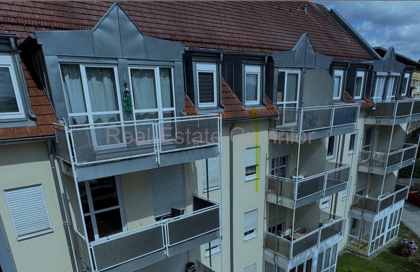 Gemütliche 2 Zimmer-WG mit großen Wintergarten ** Lift** EBK** TG-Stellplatz ** Top Anlage