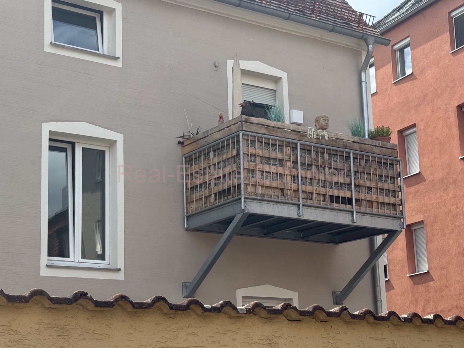 City Wohnung mit Balkon -- Zu Fuß in die Innenstadt ** Gepflegt mit Kfz.-Stellplatz Top  