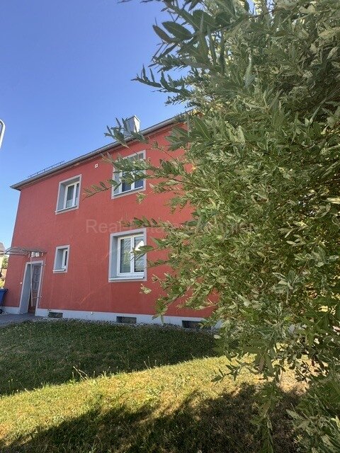 Grafenwöhr: Großzügiges City-Haus -- Leerstehend ** mit weitläufigen Grundstück ** Top ** RESERIVERT !! Grafenwöhr: Großzügiges City-Haus -- Leerstehend ** mit weitläufigen Grundstück ** Top ** RESERIVERT !!