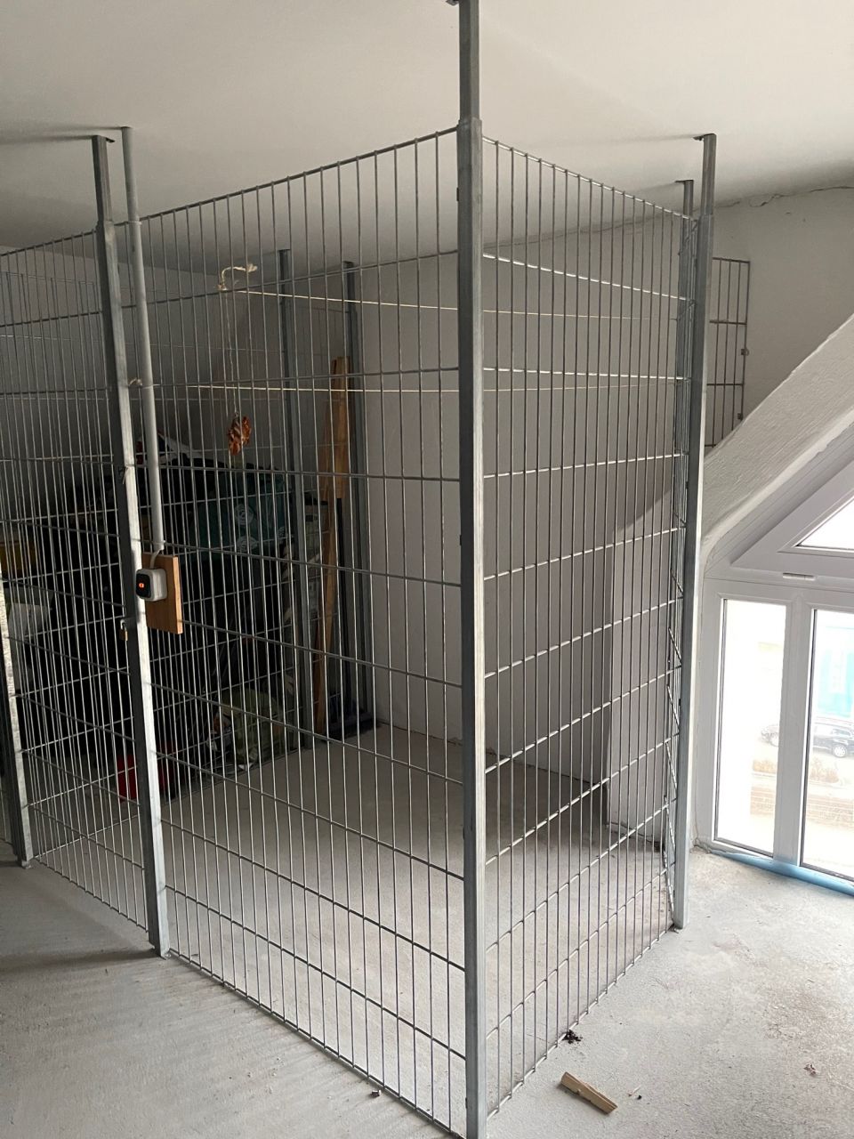 Abstellkammer am Dachboden Abstellkammer am Dachboden