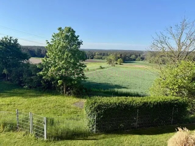 Traumhafte Aussicht in unverbaubarer Lage ** Wohnhaus mit ELW  ** Top ** Pool, Kaminofen und vieles mehr