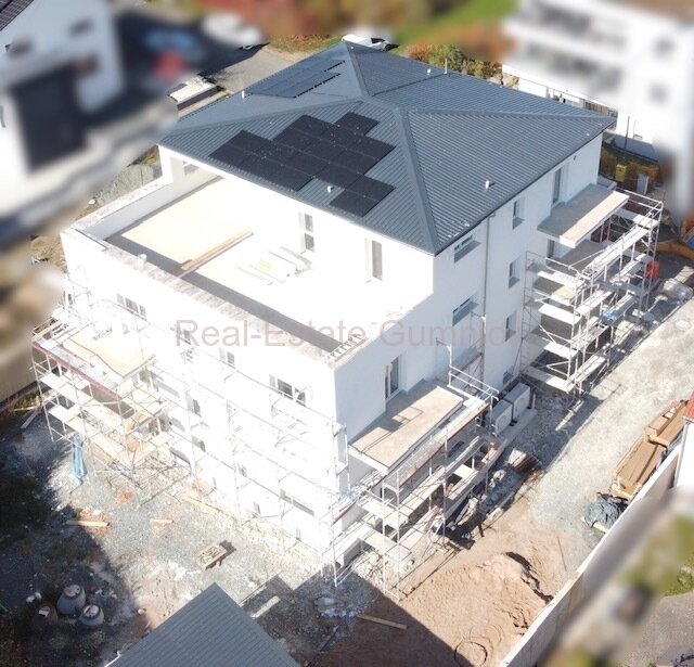 Windischeschenbach: Top Investment ** 2 Zimmer Wohnung mit 2 Balkonen ** QNG - KfW-Förderfähig und Sonder Afa  