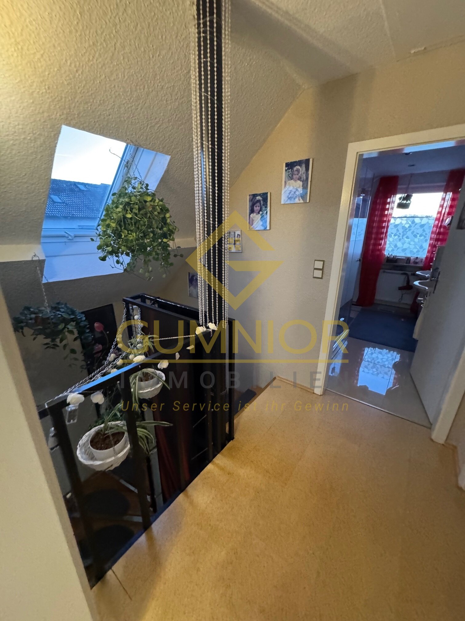 Großzügiges Wohnhaus mit Einliegerwohnung- Pelletsofen** Tolles Grundstück -- Wintergarten ** Top**