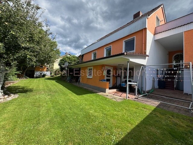 Großzügiges Wohnhaus mit Einliegerwohnung- Pelletsofen** Tolles Grundstück -- Wintergarten ** Top**