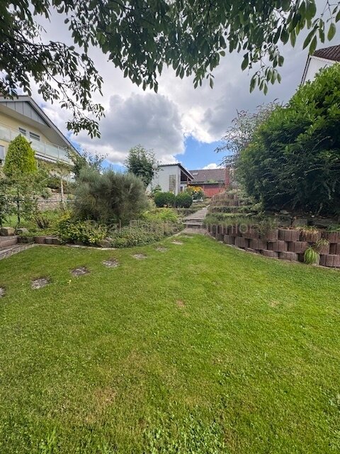 Ihr neues Domizil mit schönem Garten ** Viel Platz mit Einliegerwohnung ** Pelletsofen