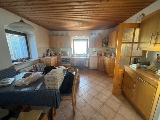 Großes Grundstück mit Bestandsgebäude und Scheune- Bastlerobjekt- Vielseitig nutzbar 