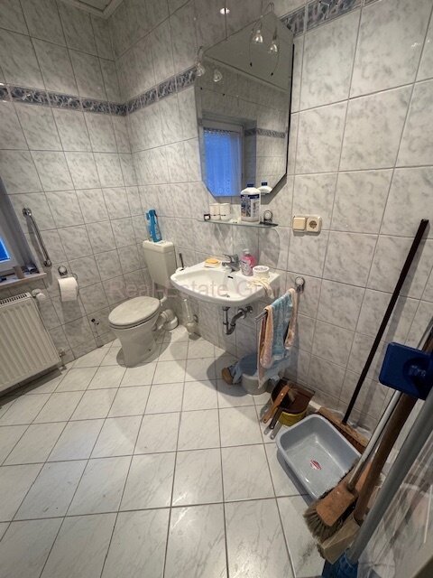 Großes Grundstück mit Bestandsgebäude und Scheune- Bastlerobjekt- Vielseitig nutzbar 