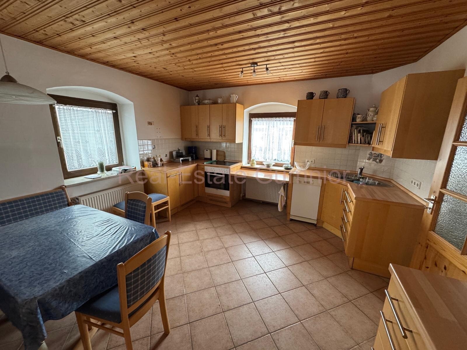 Großes Grundstück mit Bestandsgebäude und Scheune- Bastlerobjekt- Vielseitig nutzbar 