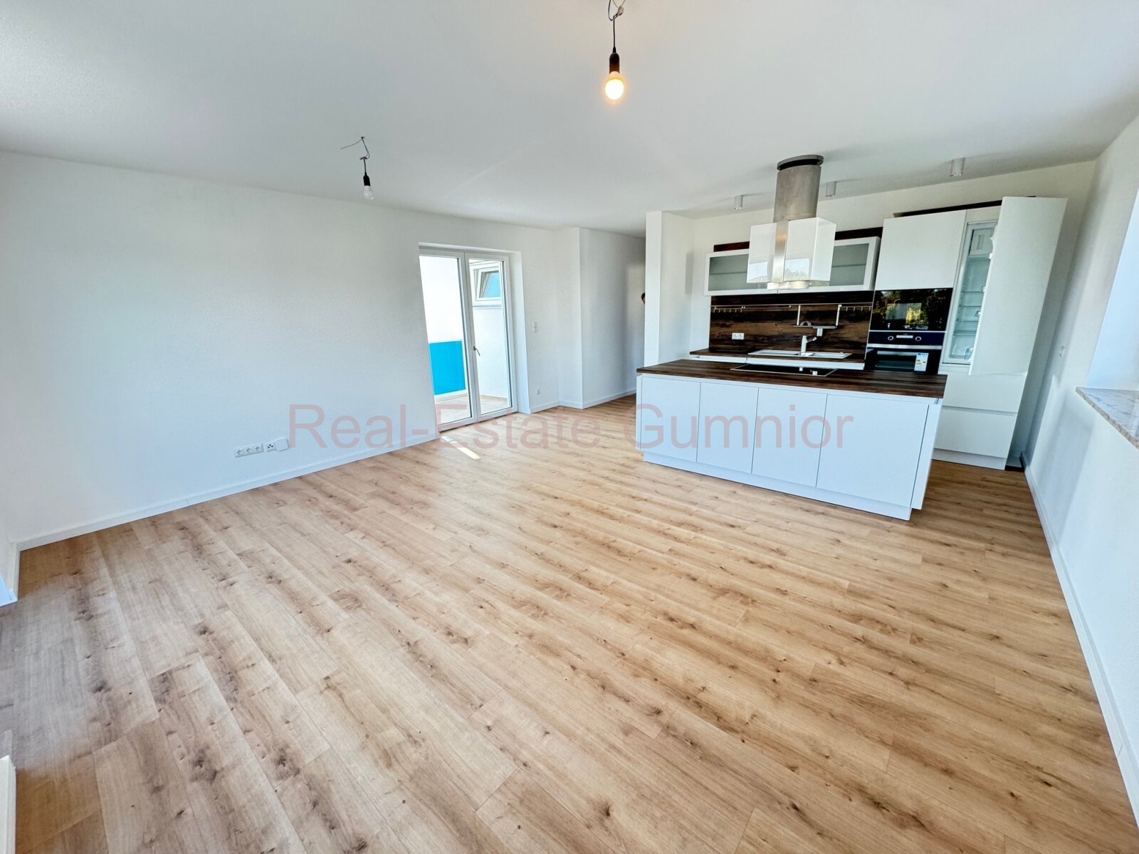 Modern und Energetisch ** Sonnige 2 Zimmer Wohnung mit EBK ** KfW 40 ** Provisionsfrei