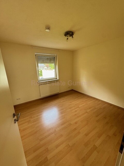 Großzügiges Wohnhaus für 3 Familien in begehrter Lage von Weiden -- Keller- EBKs 