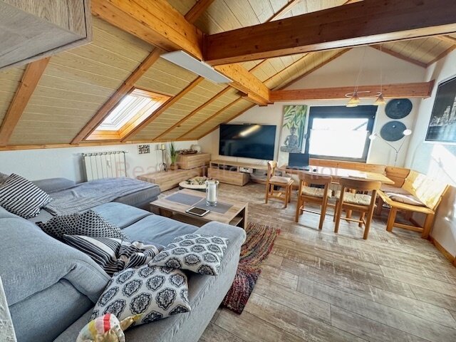 Top gepflegtes 2-3 Fam.-Wohnhaus -- Immer wieder renoviert und modernisiert ** Top ** EBK und Balkone