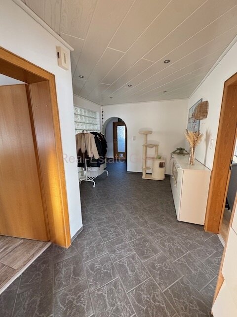 Top gepflegtes 2-3 Fam.-Wohnhaus -- Immer wieder renoviert und modernisiert ** Top ** EBK und Balkone