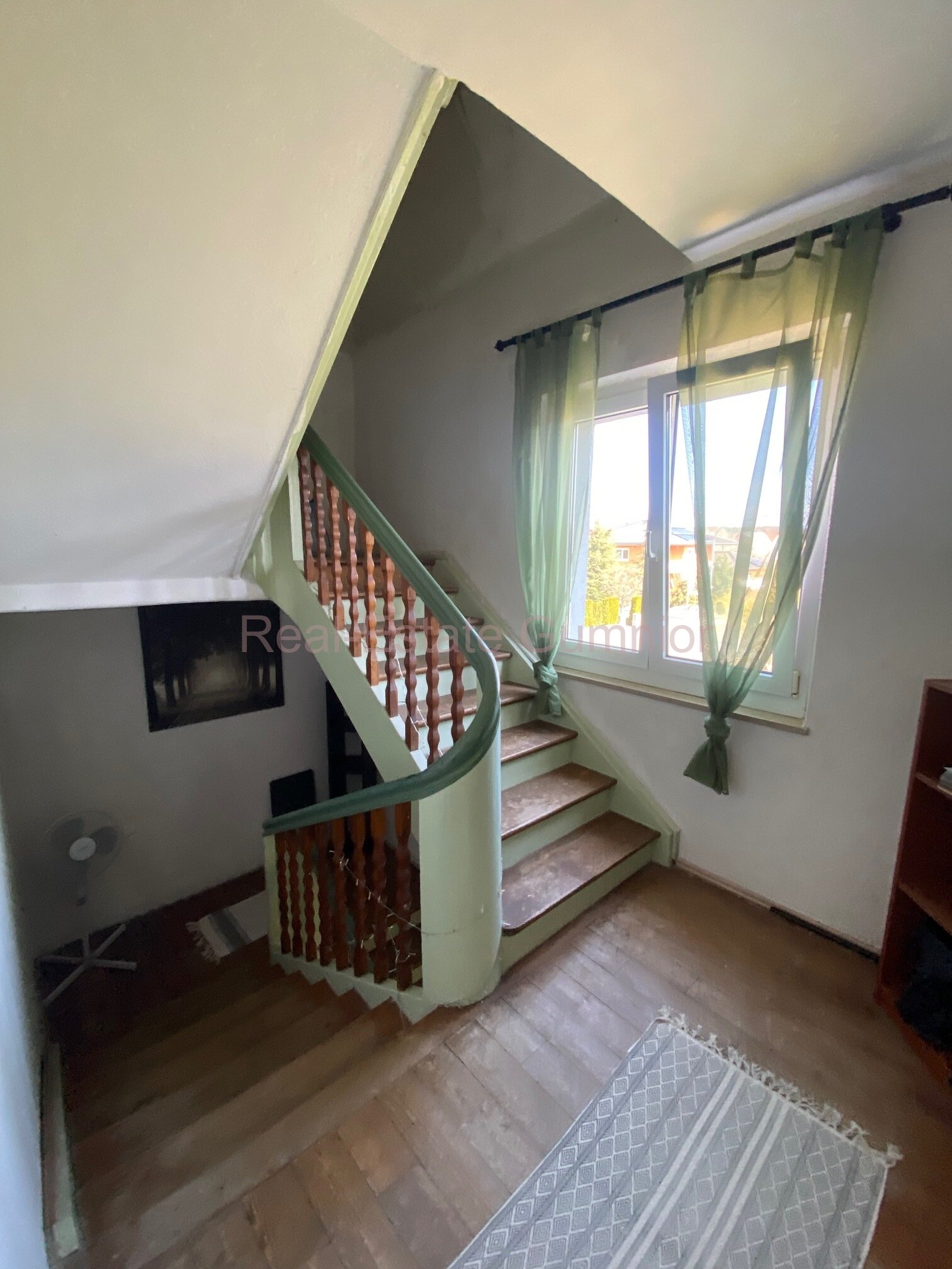 Direkt in GRAFENWÖHR ** City-House modernisiert mit viel Platz auf 2 Ebenen ** Großer Garten