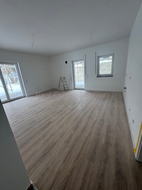 Großzügig und Gemütlich* 3-4  Zimmer - Souterrain -  Wohnung mit Terrasse ** QNG - KfW-Förderfähig 