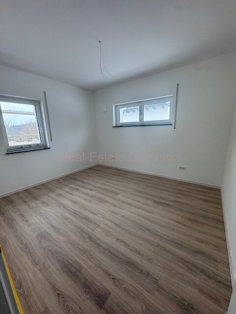 Großzügig und Gemütlich* 3-4  Zimmer - Souterrain -  Wohnung mit Terrasse ** QNG - KfW-Förderfähig 