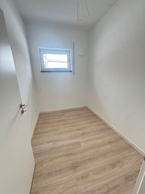 Großzügig und Gemütlich* 3-4  Zimmer - Souterrain -  Wohnung mit Terrasse ** QNG - KfW-Förderfähig 