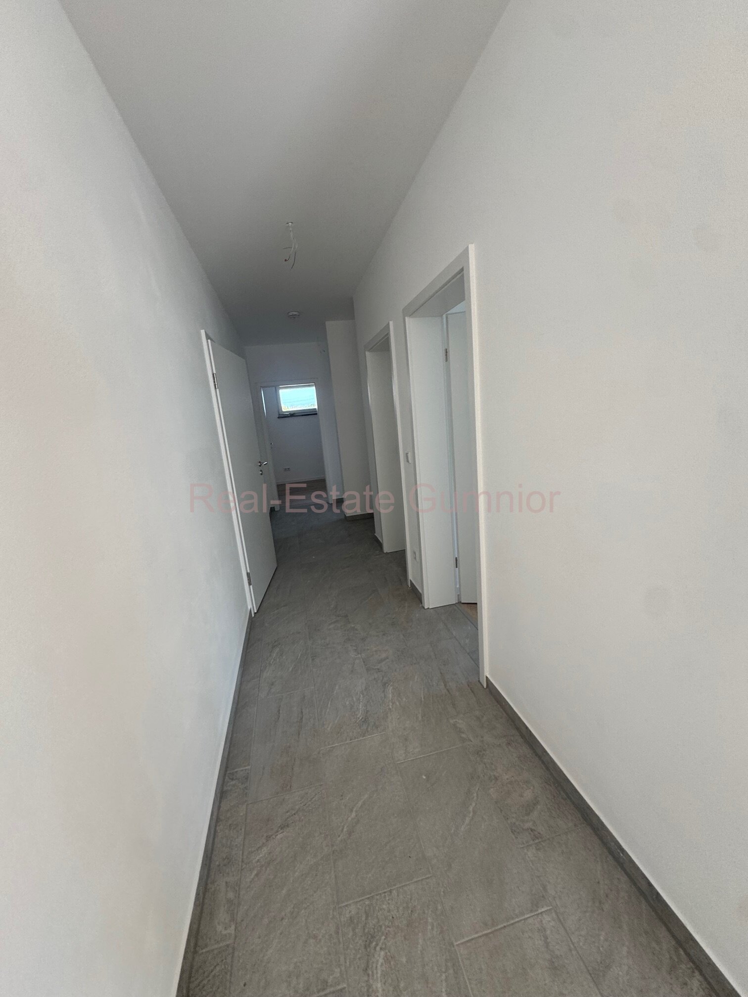 Großzügig und Gemütlich* 3-4  Zimmer - Souterrain -  Wohnung mit Terrasse ** QNG - KfW-Förderfähig 