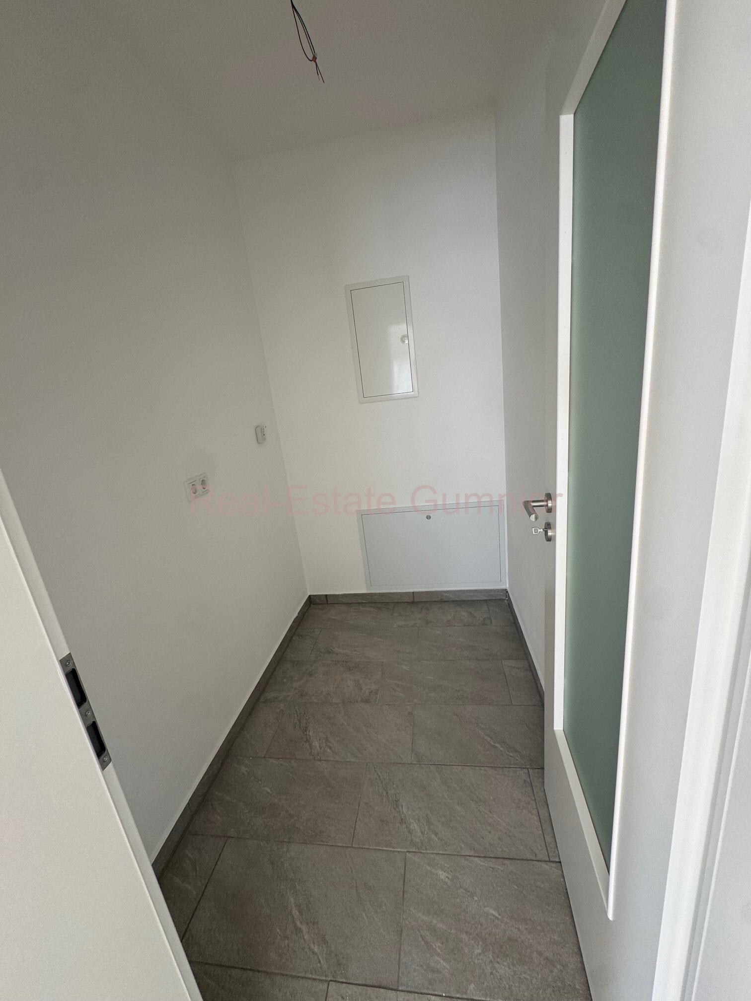 Großzügig und Gemütlich* 3-4  Zimmer - Souterrain -  Wohnung mit Terrasse ** QNG - KfW-Förderfähig 