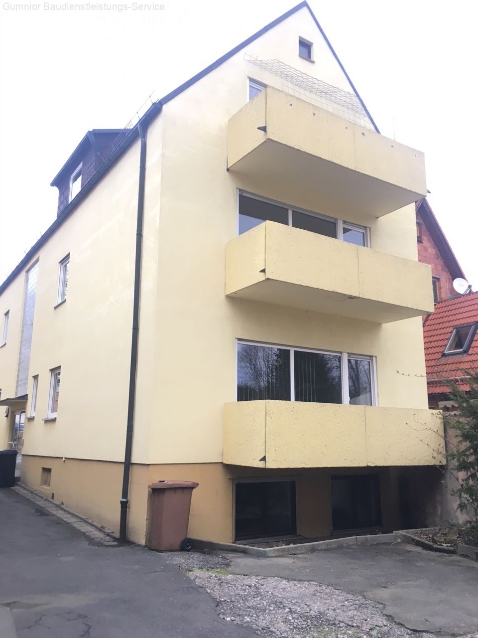 2ZKB-Mansardenwohnung mit Balkon ** Nähe des Zentrums und Einkaufsmöglichkeiten**mit Balkon