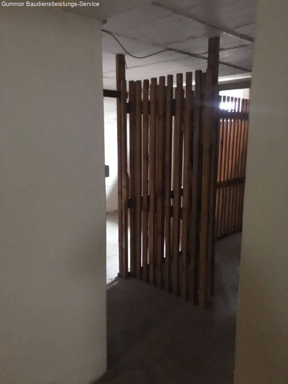 2ZKB-Mansardenwohnung mit Balkon ** Nähe des Zentrums und Einkaufsmöglichkeiten**mit Balkon