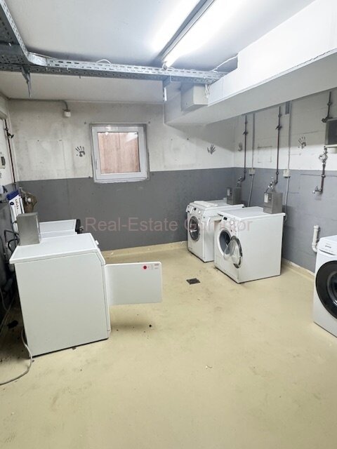 ** Top ** Gepflegtes 1 Zimmer Apartment mit EBK und TG-Stellplatz ** Wintergarten **