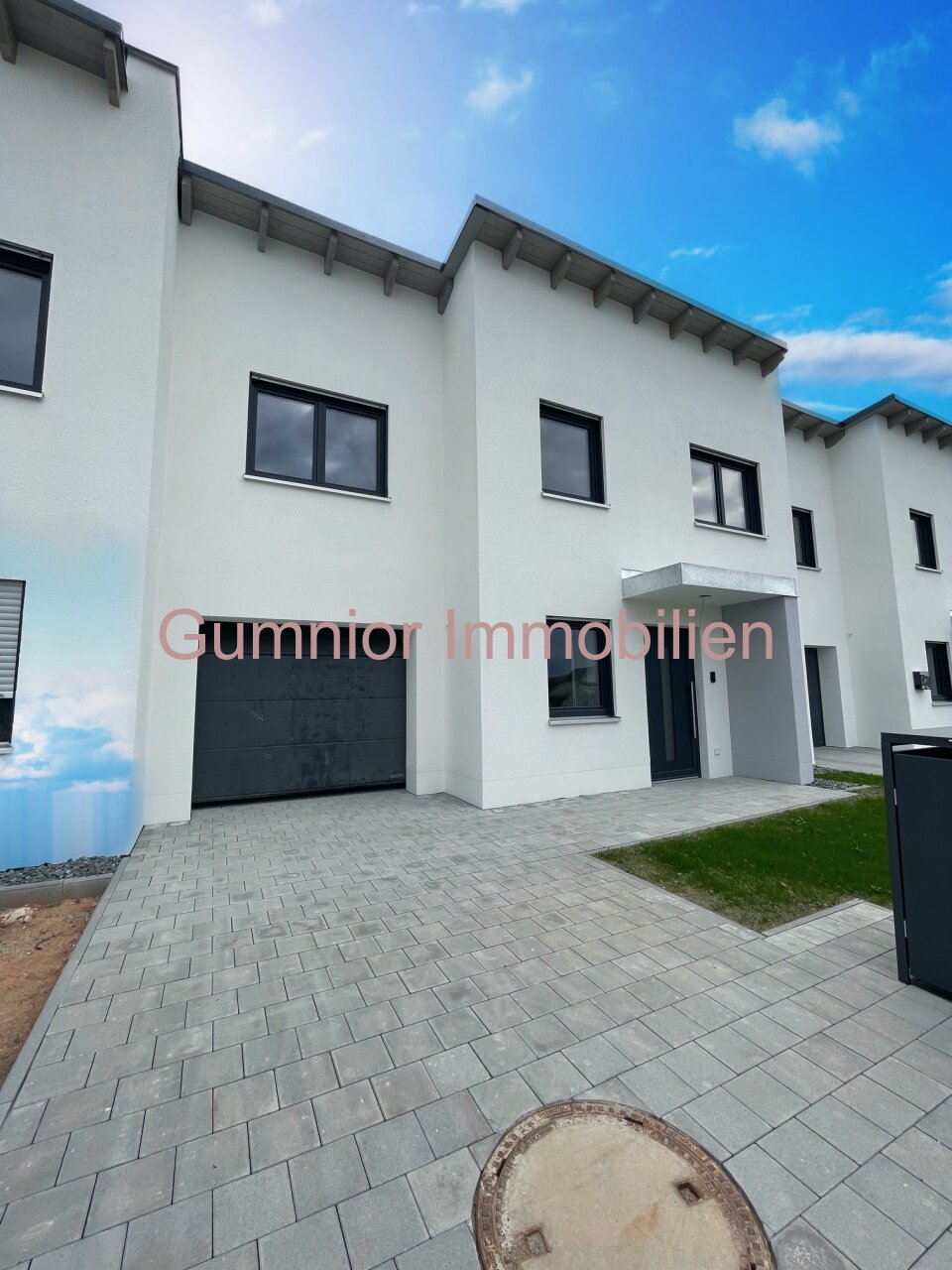 ! Modernes Reihenhaus mit viel Platz ** Effiziente Bauweise ** mit Garage * Provisionsfrei 