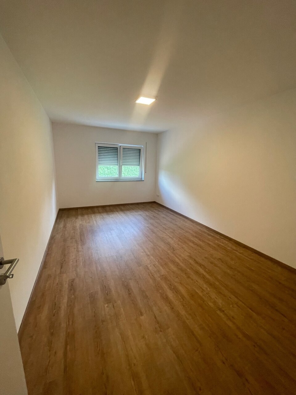 ! Modernes Reihenhaus mit viel Platz ** Effiziente Bauweise ** mit Garage * Provisionsfrei 