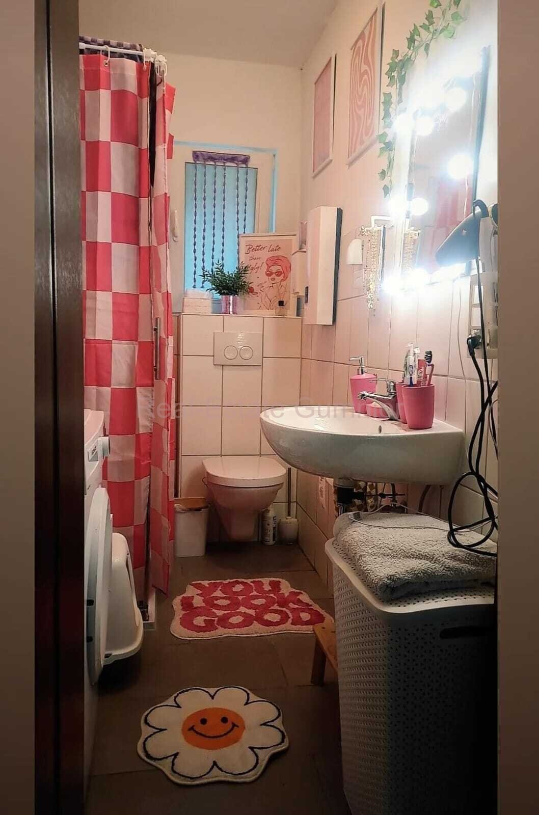 Gepflegte 2-3 Zimmer EG-Wohnung im Zentrum ** PLUS EBK ** + Aussenbereich