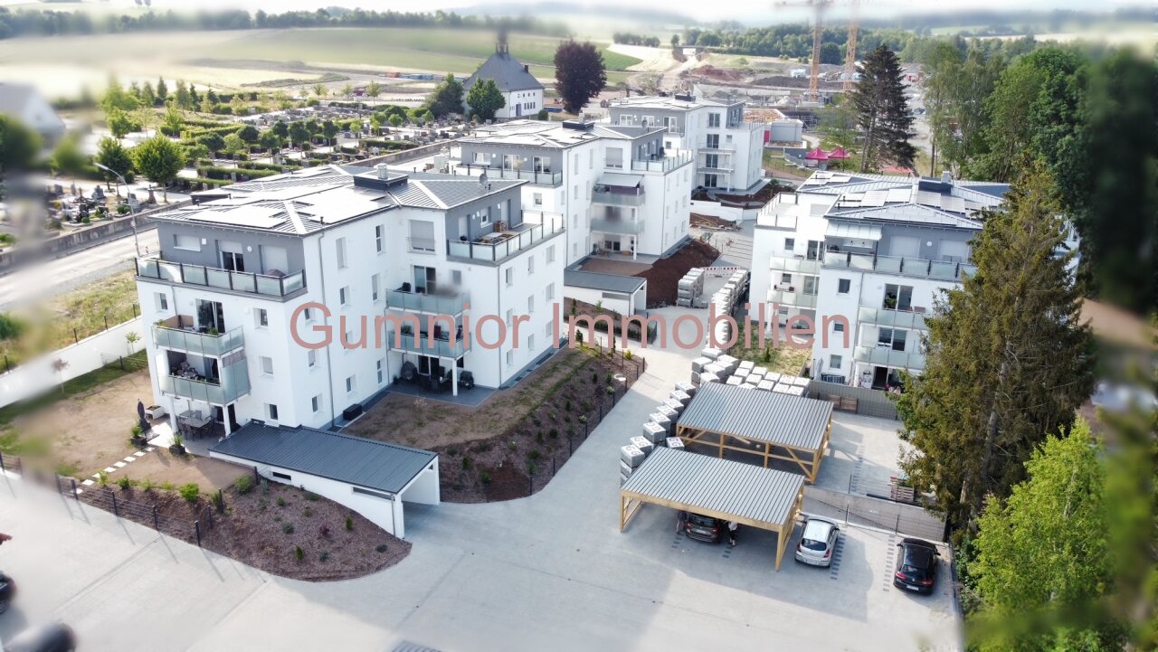 Großzügige 4 ZKB-Terrassenwohnung mit Gartenfläche in zentraler und doch ruhiger Wohnlage ** KfW 40**Barrierefrei