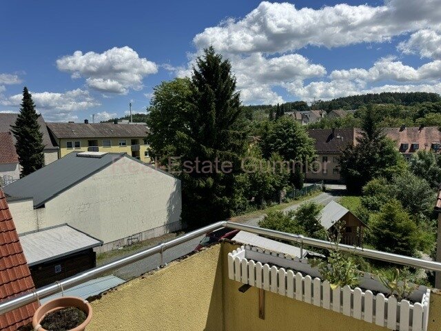 2ZKB-Mansardenwohnung mit Balkon ** Nähe des Zentrums und Einkaufsmöglichkeiten**mit Balkon