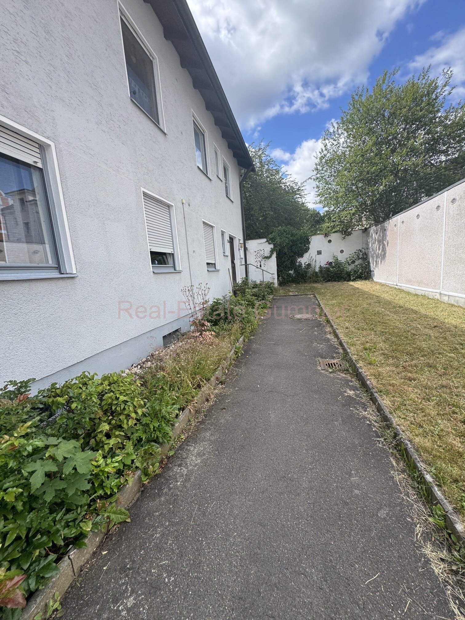 Weiden: Gemütliche 3 Zimmer Terrassenwohnung mit Garten in ruhiger Siedlung – Komfort und Lebensqualität in Weiden Weiden: Gemütliche 3 Zimmer Terrassenwohnung mit Garten in ruhiger Siedlung – Komfort und Lebensqualität in Weiden