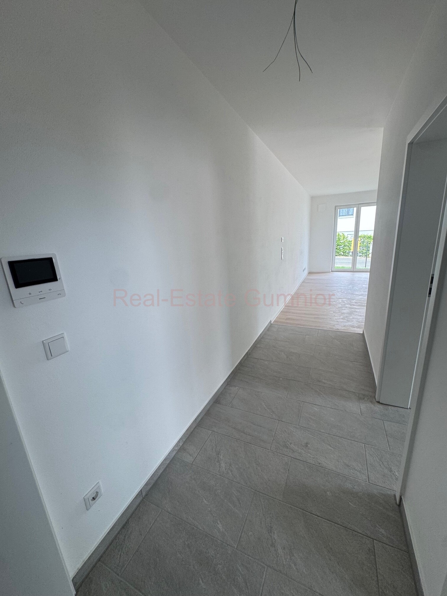 Rentabel Vermietet ** Moderne 2 Zimmer Wohnung ** KfW40-QNG-- Förderfähig* Hohe Abschreibung
