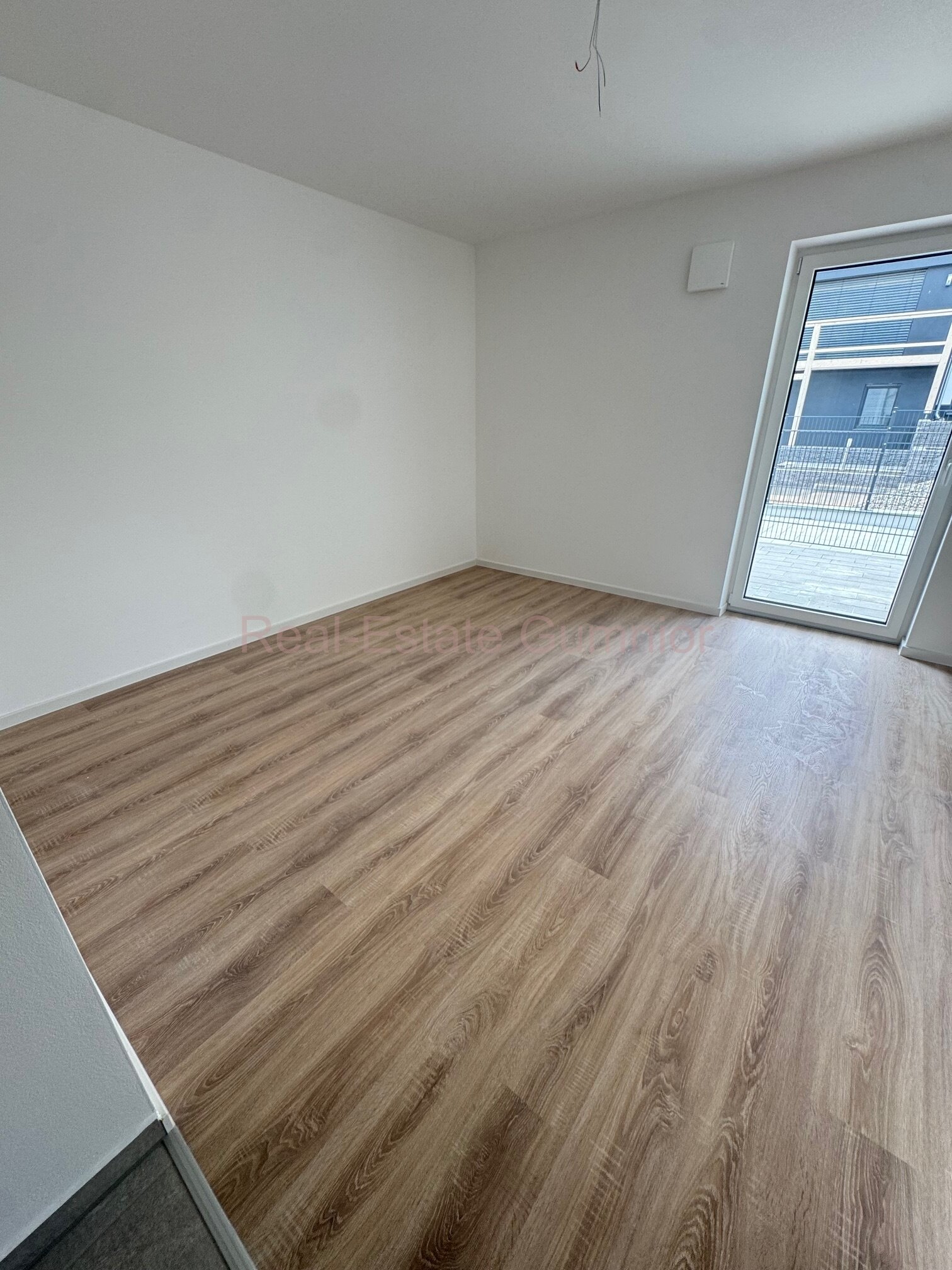 Tolle 2 Zimmer EG Wohnung mit Terrasse und Garten ** QNG ** Lift ** Garten