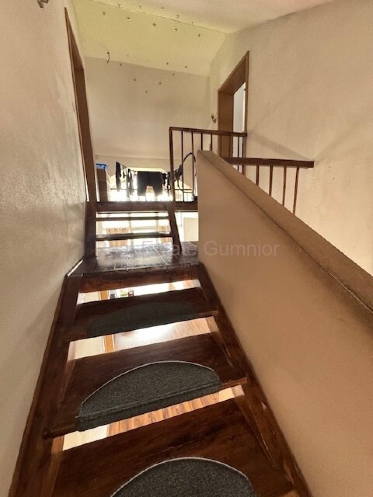 Treppe zum Dachboden Treppe zum Dachboden